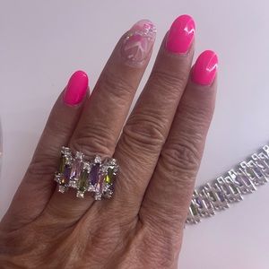 Women’s ring new size 9 . 925 metal beautifully made ! Stunning piece